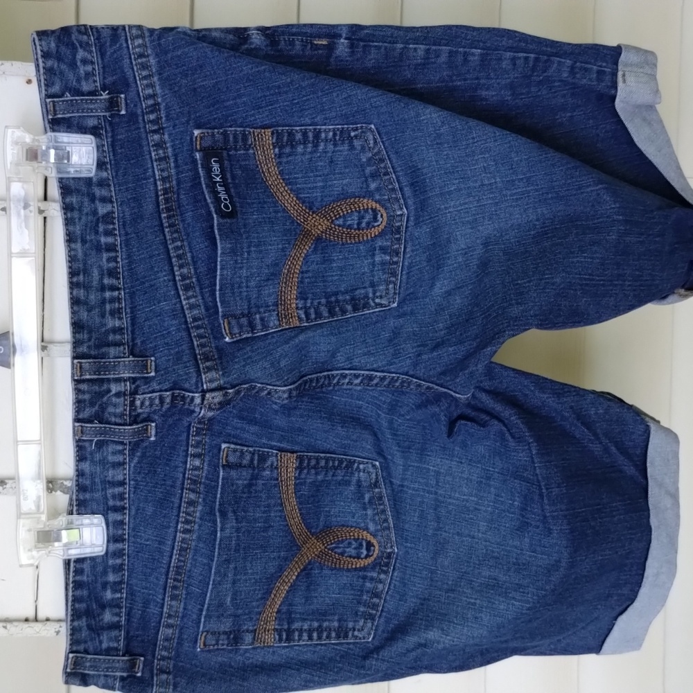 Women's Calvin Klein shorts - Picture 3 of 4
